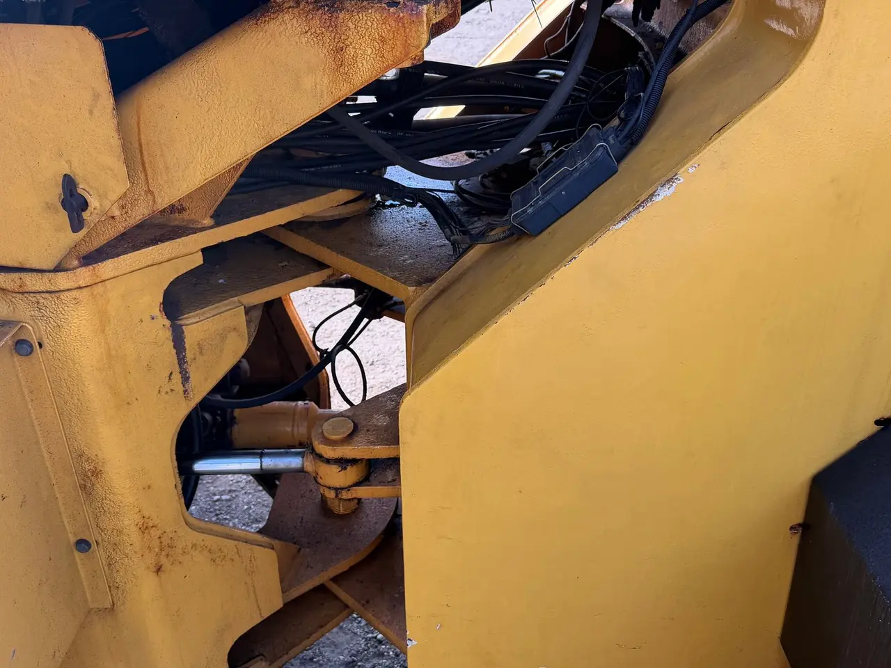 Billede 8 - Ljungby L18 KAN LEVERES MED 750MM HJUL MED TRAKTORMØNSTER FOR + 25.000,-.CENTRALSMØRING, HYDRAULISK VOLVO BM SKIFTE, 3. FUNKTION