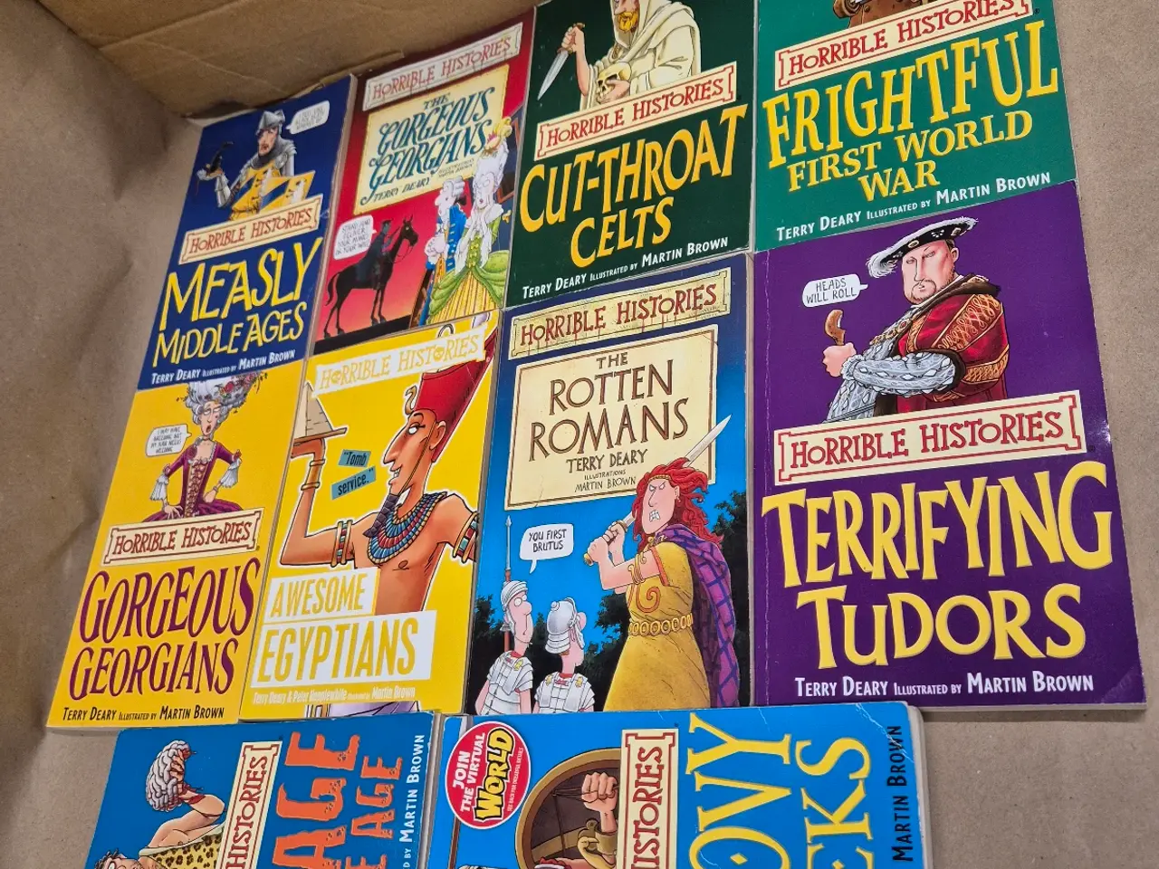 Billede 4 - Horrible Histories – 10 bøger af Terry Deary