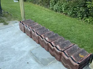 Røde betontagsten sælges