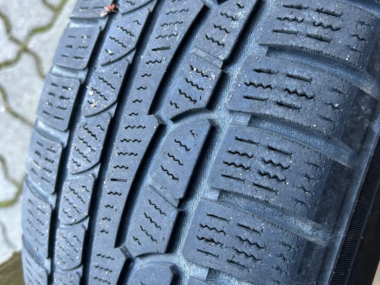 Billede 1 - Vinterdæk Nokian str. 225/60-17 på alufælge passer
