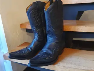 Cowboy støvle med syninger