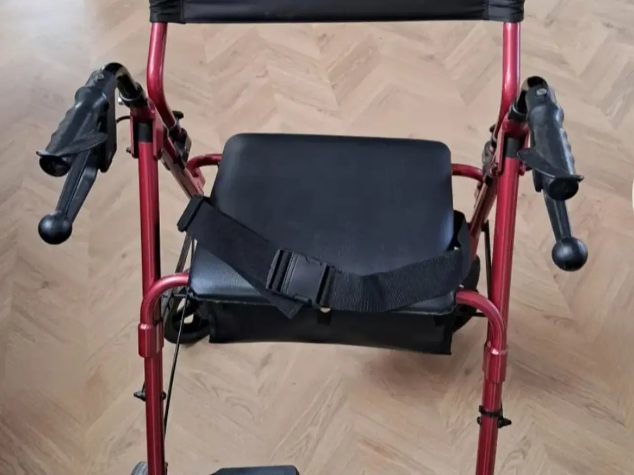 Billede 2 - Rollator og kørestol i én