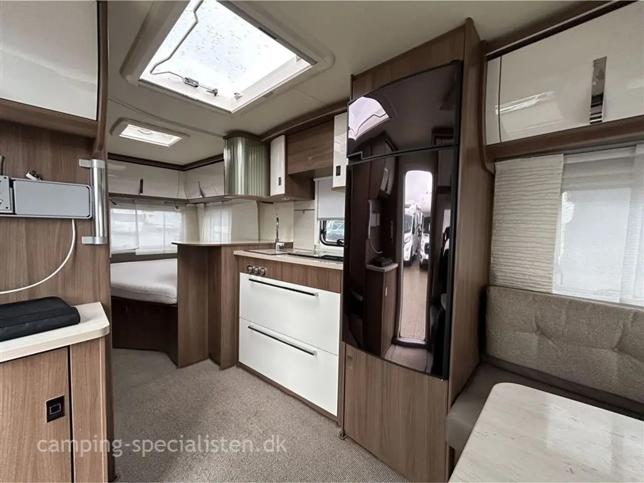 Billede 6 - 2017 - Bürstner Averso Top 465 TS Bürstner Averso Top 465 TS model 2017 kan nn ses hos Camping-Specialisten.dk