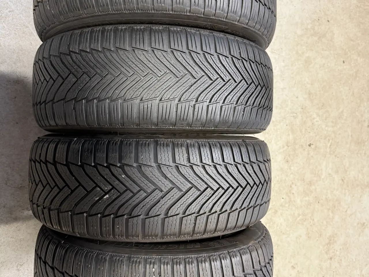 Billede 1 - 4 brugte Michelin alpin 6 225/55 16