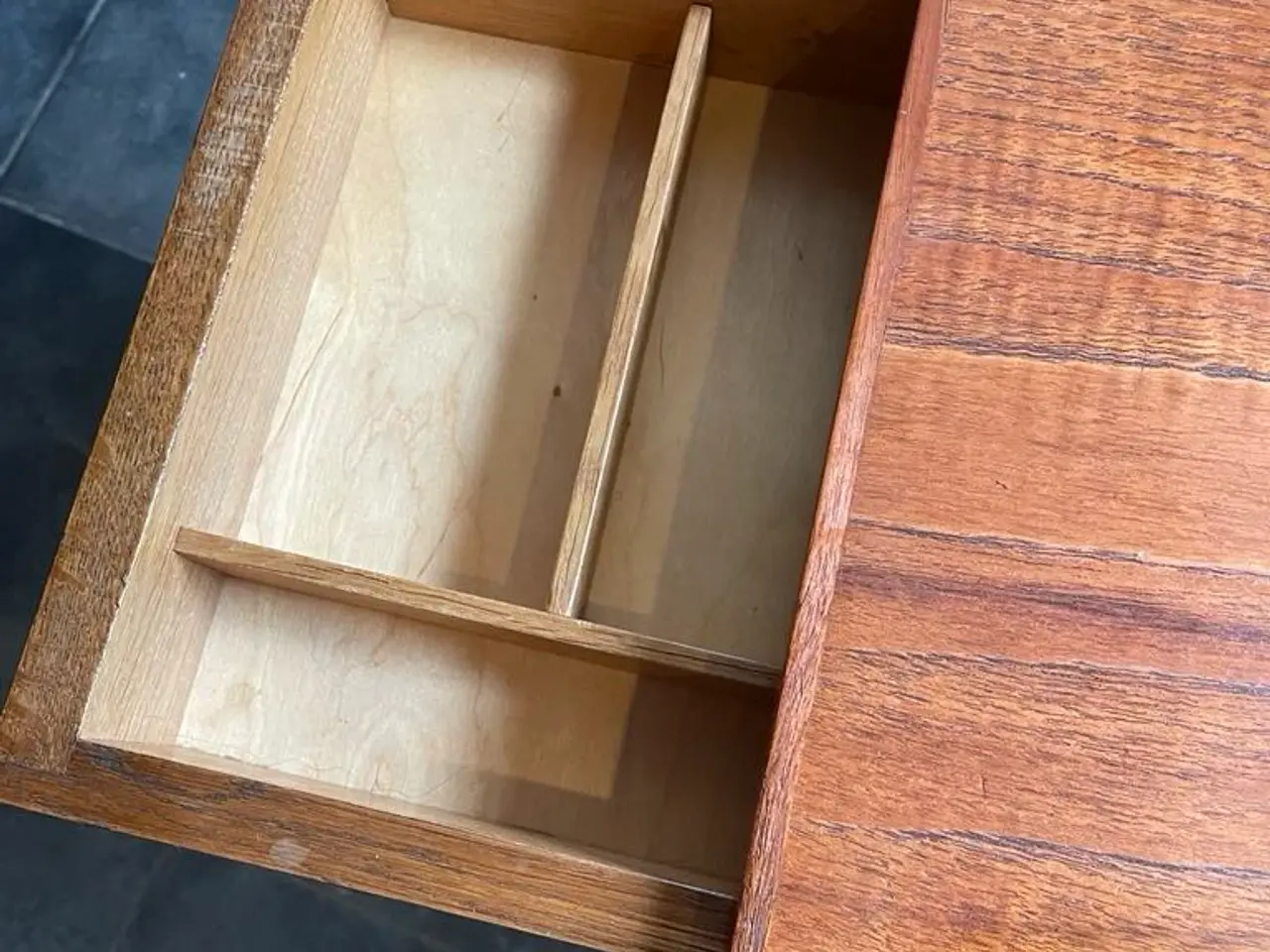 Billede 5 - 🛒 Klassisk dansk vintage rullebord i teak med hyl