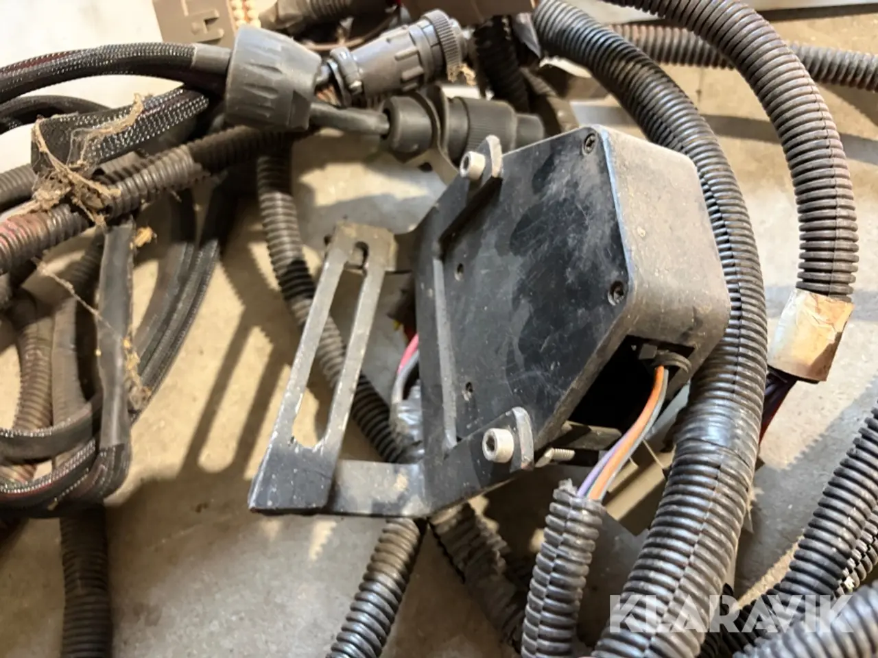 Billede 8 - Aktiv Redskabsstyring John Deere Application Controller 1100 med ventilblok