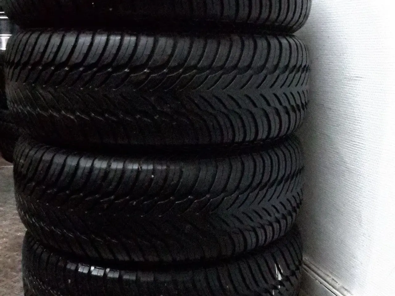 Billede 4 - 215/65R15 4stk Goodyear, sommerdæk