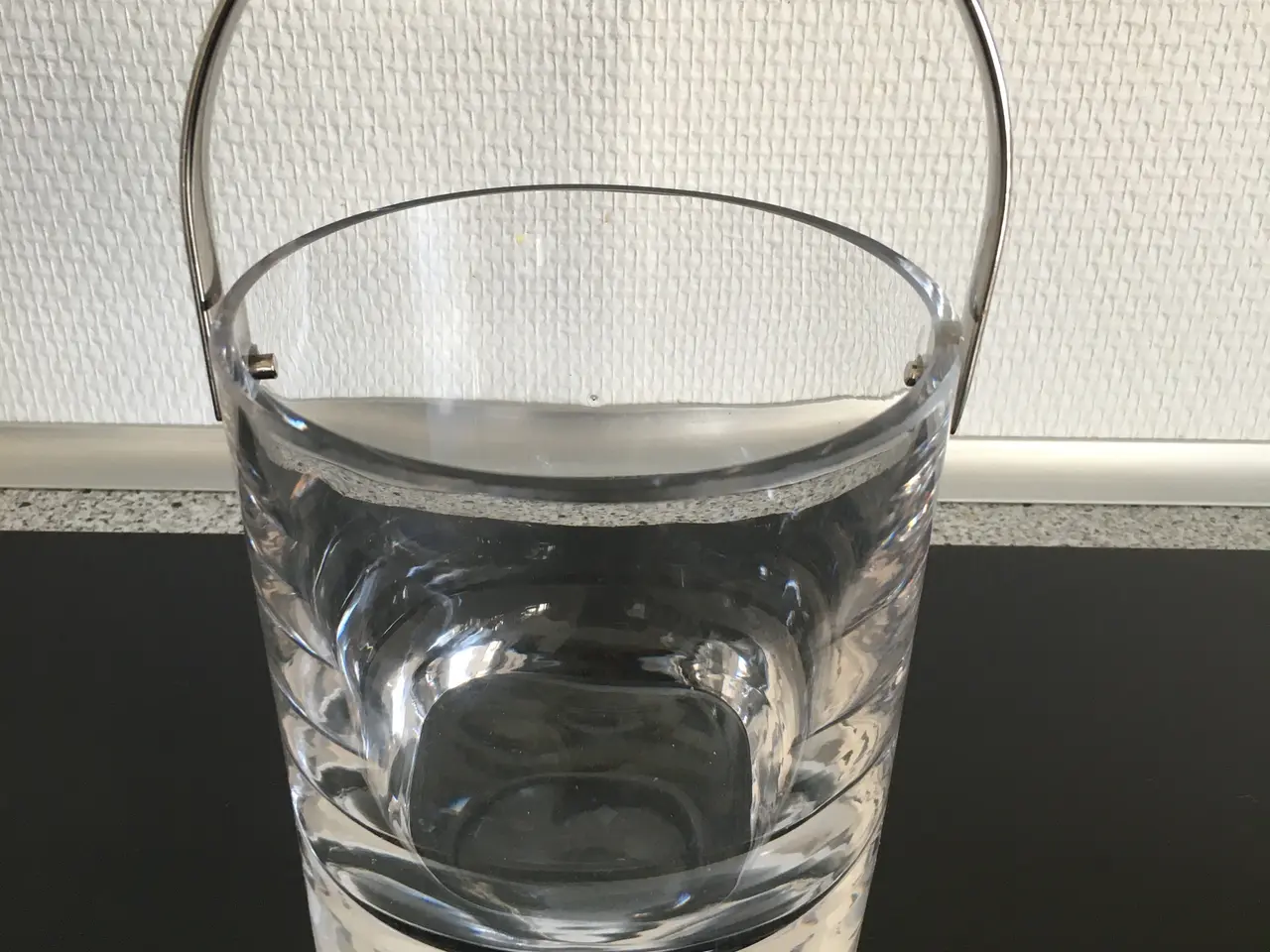 Billede 3 - To karafler og en isspand.