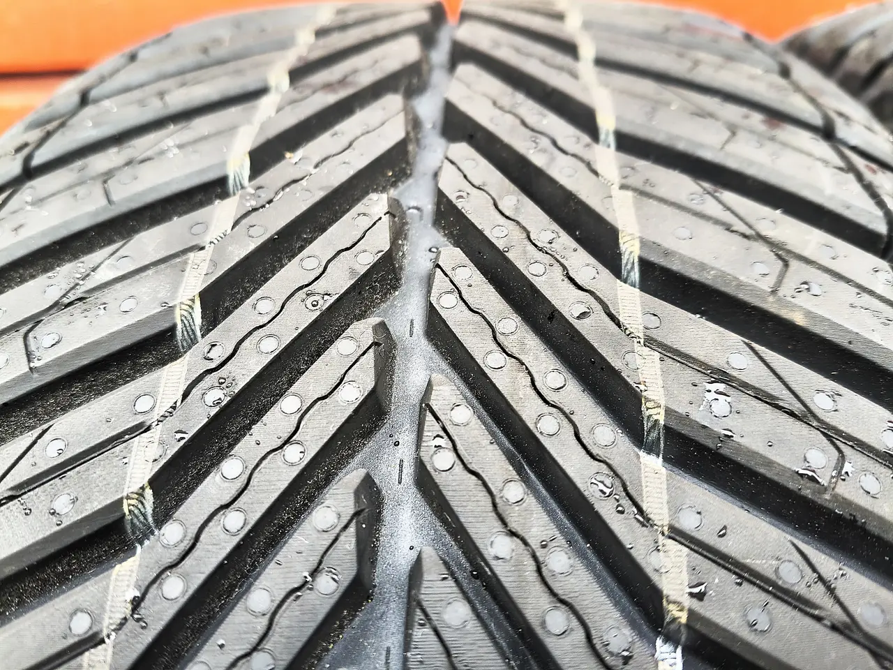 Billede 3 - R17 Michelin Helårsdæk