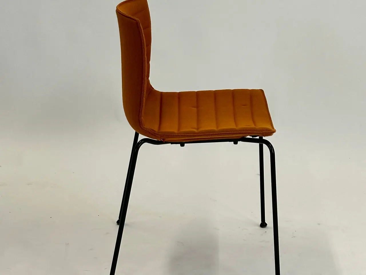 Billede 6 - Arper Catifa 46 Stol – Orange med Sort Stel