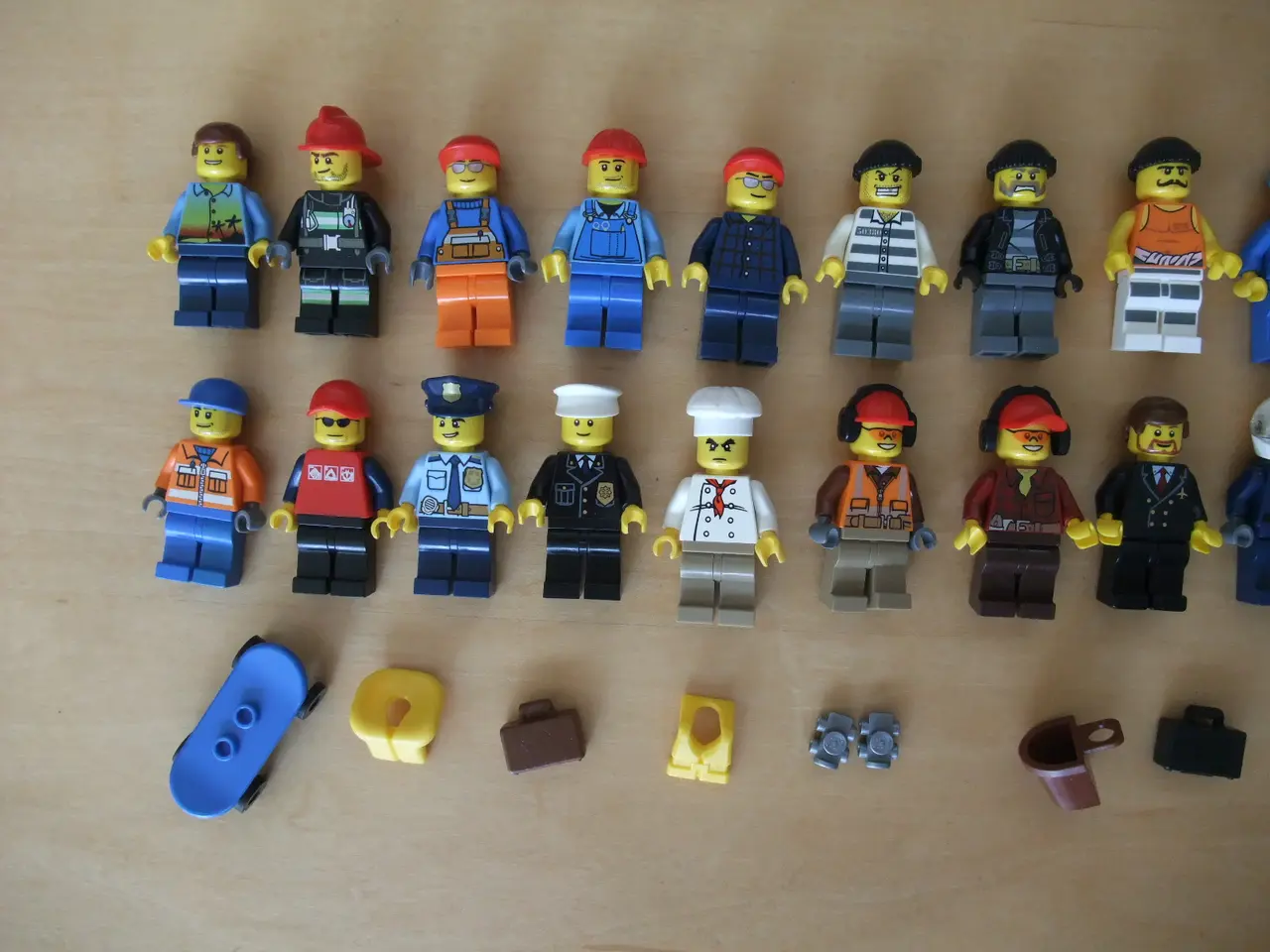 Billede 2 - Lego City Figurer+Tilbehør
