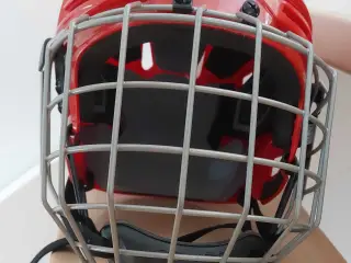 Bauer ishockeyhjelm. Str. Junior M/M. Passer til U
