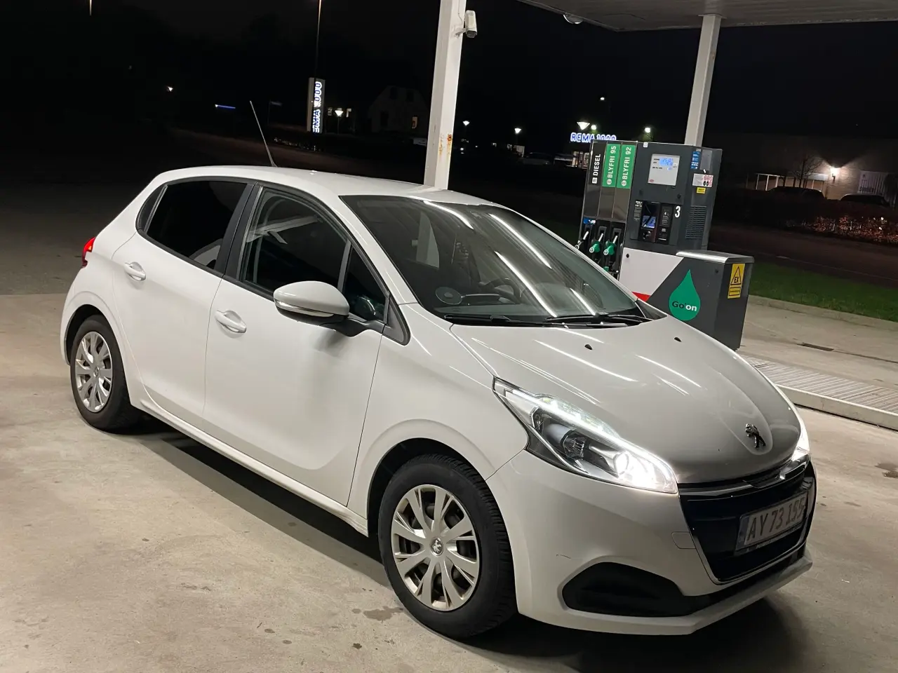 Billede 10 - Velholdt Peugeot 208 – årgang 2015 – 1 ejer