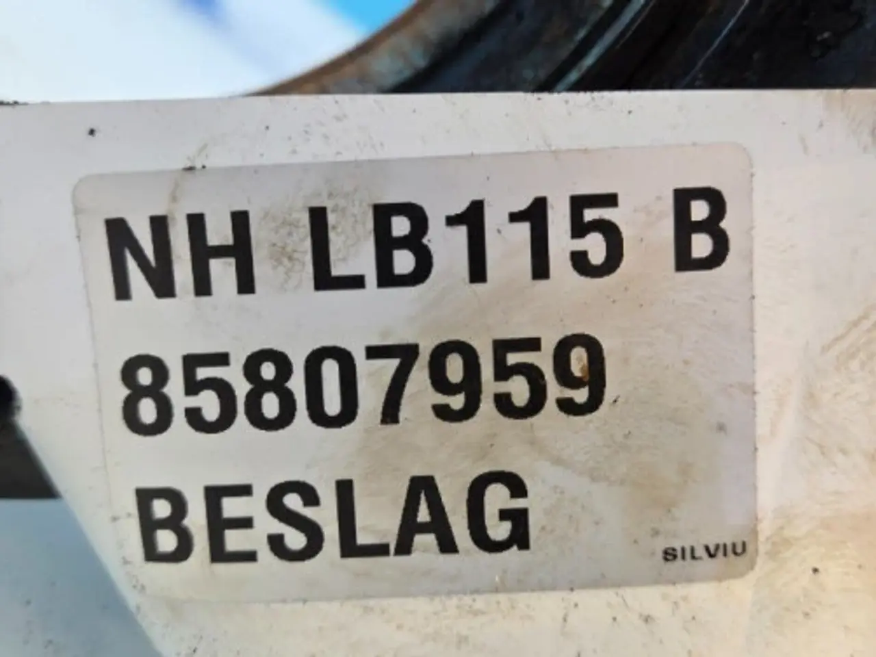 Billede 12 - New Holland LB115B Beslag 85807959