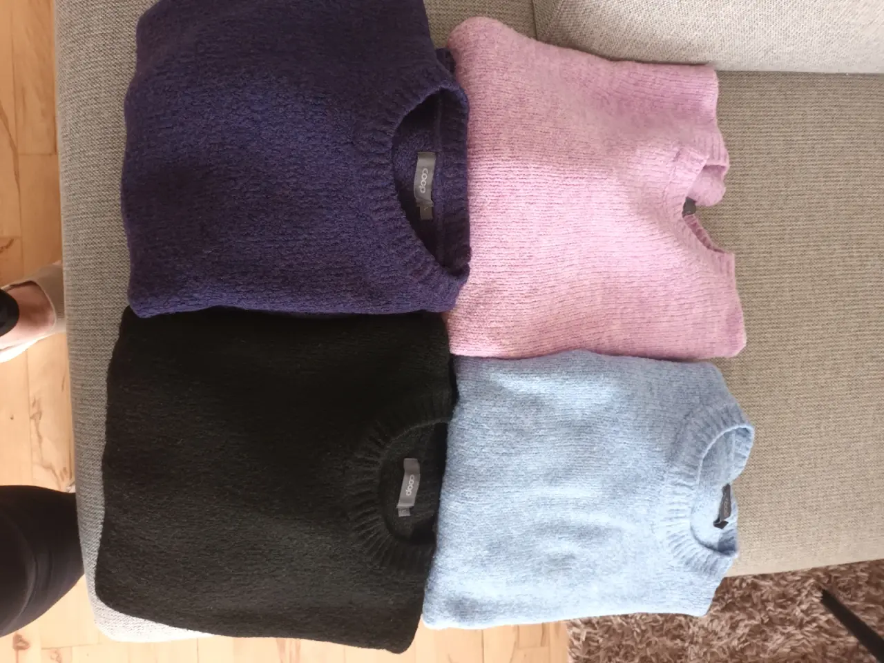 Billede 3 - Varm lyserød sweater str L