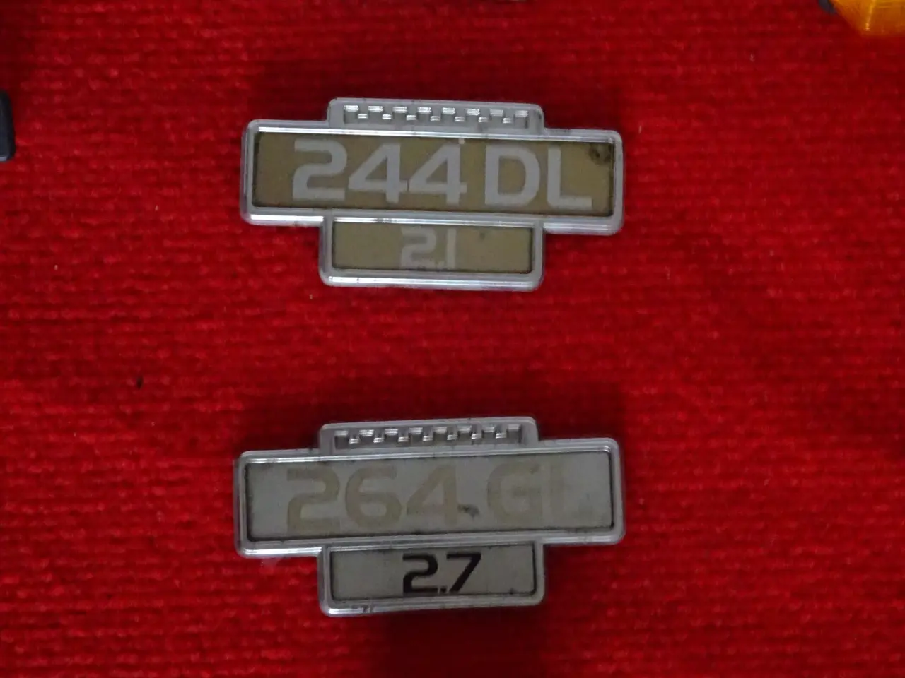 Billede 3 - Volvo 244,245,264 skilte,emblemer