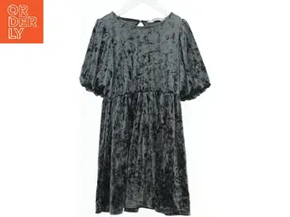 Velour kjole med pufærmer fra H&M (str. 128)