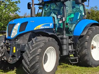 New Holland T7050 AUTO COMMAND