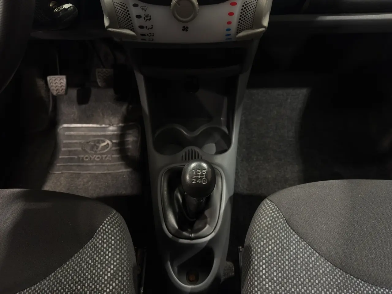 Billede 14 - Toyota Aygo 1,0 Plus Blue III komfort