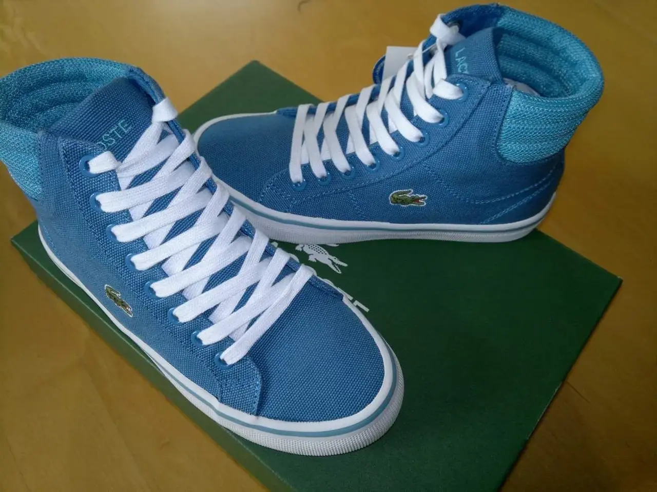 Billede 3 - Nye Lacoste high canvas sneakers. Str.30