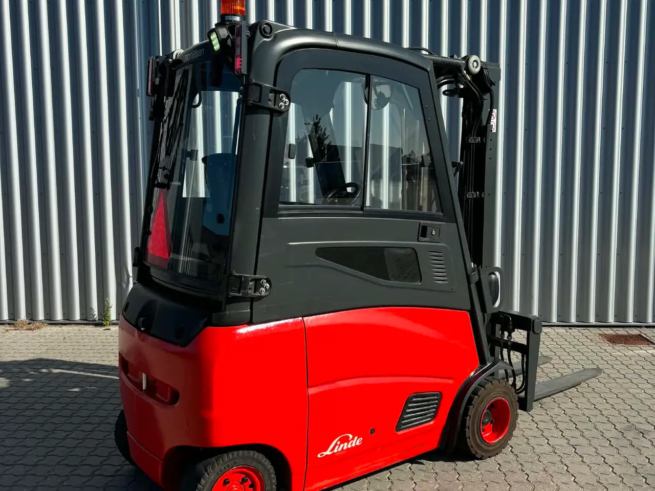 Billede 2 - Linde E20PH eltruck med sideskift og gaffelflyt