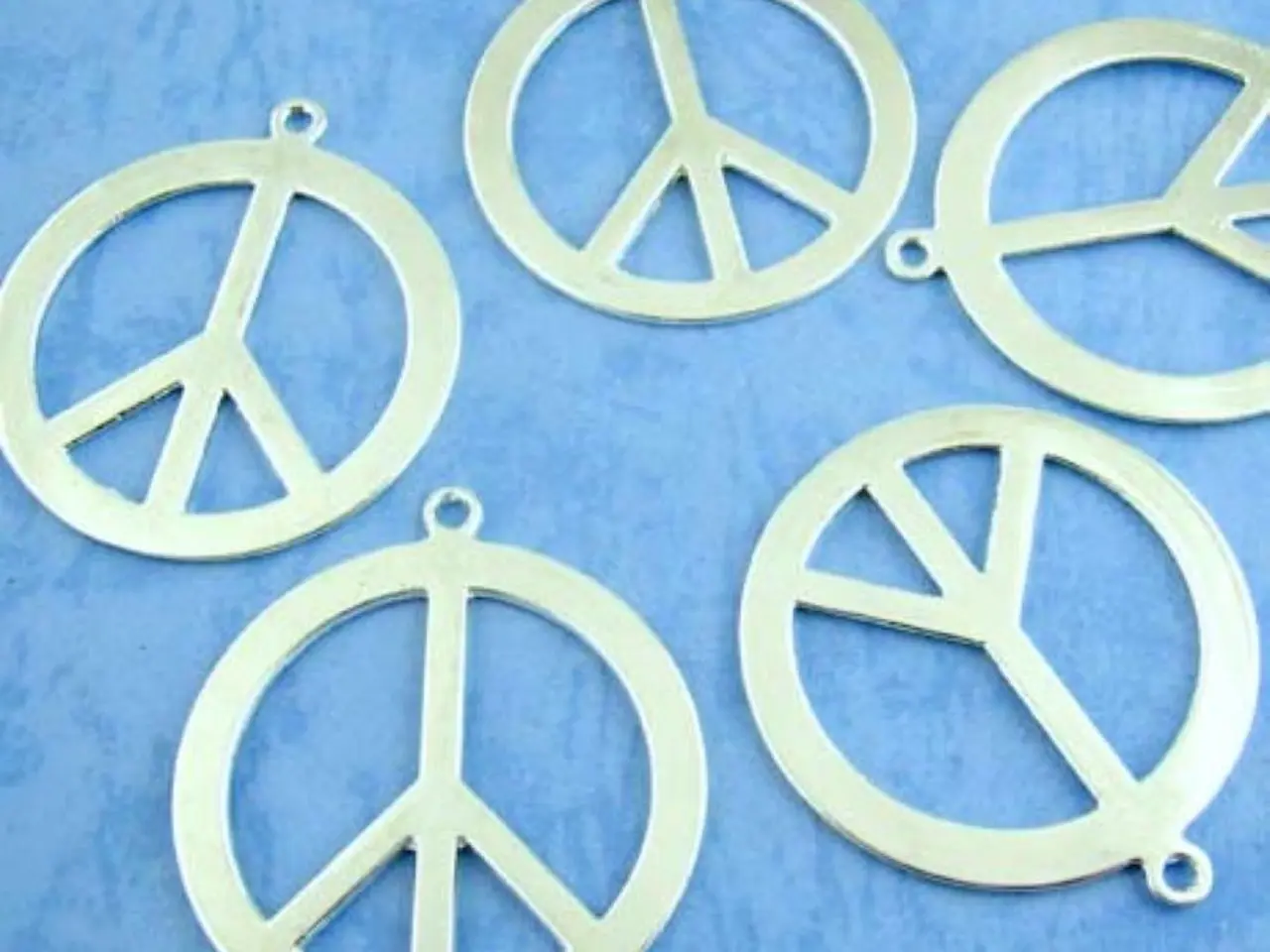 Billede 7 - Peace . Fred . Charms i guld- eller sølv-farve