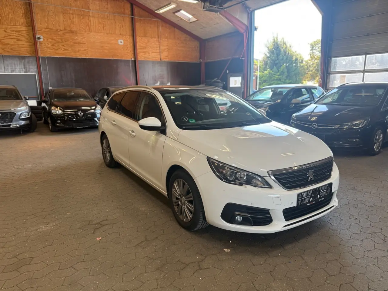 Billede 3 - Peugeot 308 1,6 BlueHDi 120 Allure Sky SW
