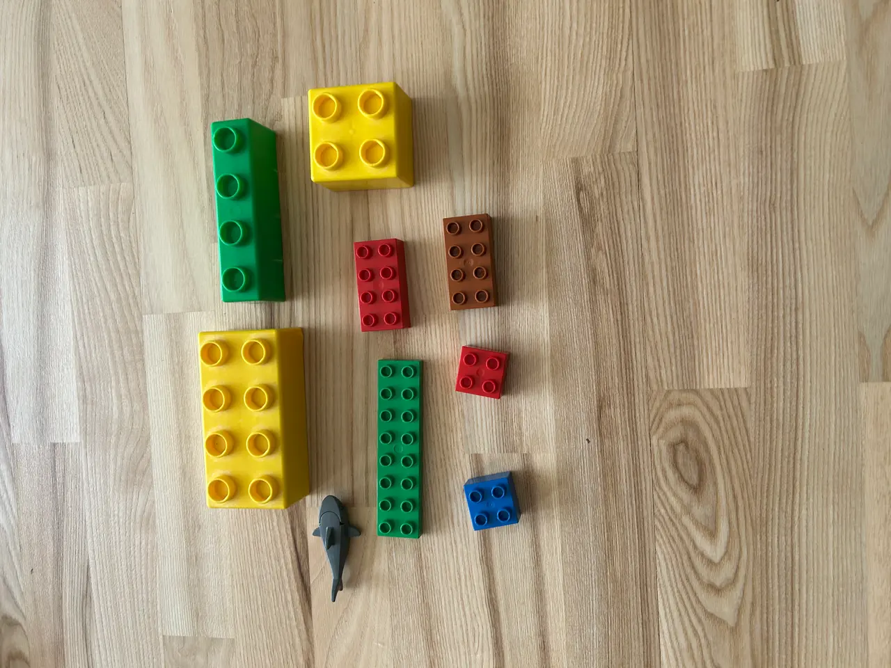 Billede 2 - Duplo klodser blandet, sælges som vist