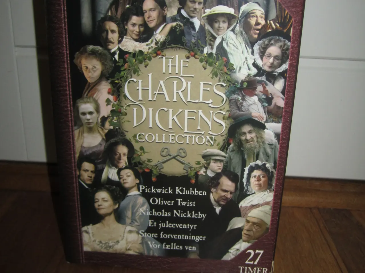 Billede 1 - The CHARLES DICKENS. Boks. BYD.