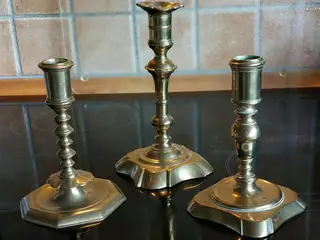 ANTIKKE 1700 TALS MESSING LYSESTAGER