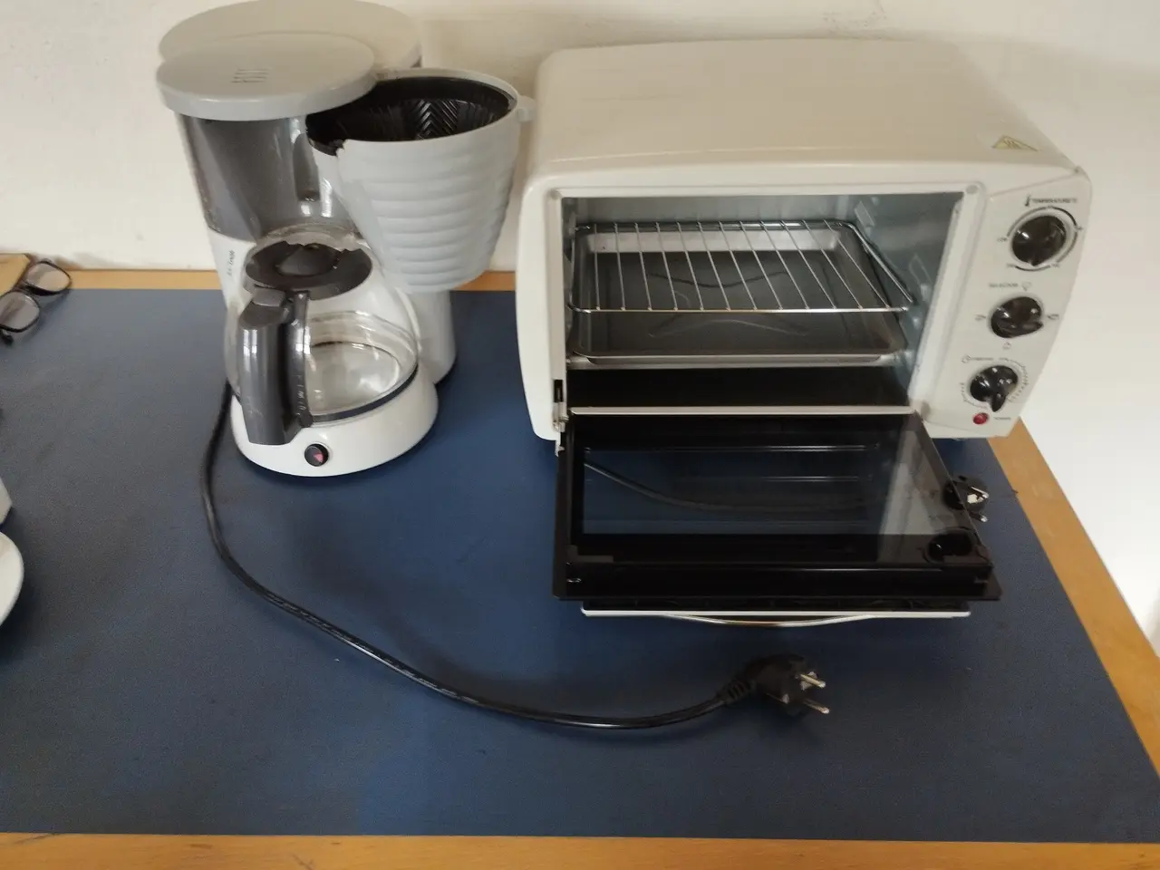 Billede 2 - Kaffemaskine og lille ovn.