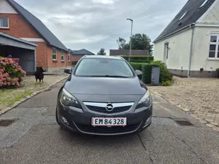 Opel astra 1.4 sports tourer