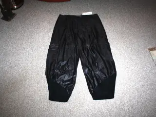Ny Uldahl bukser str. 44 ny pris 899 kr.