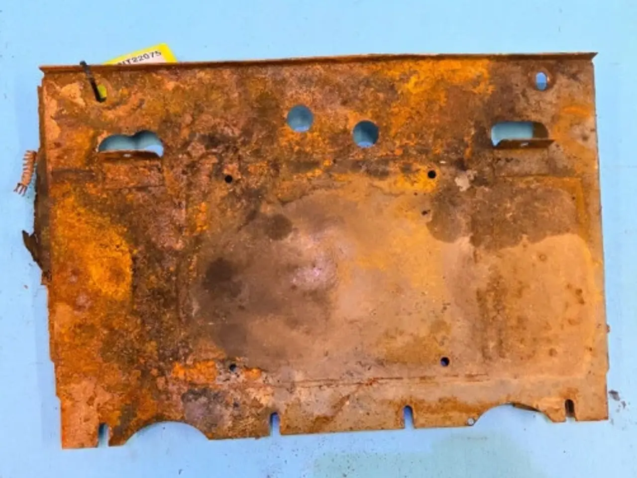Billede 7 - Massey Ferguson 3085 Batteriholder 3387030M95