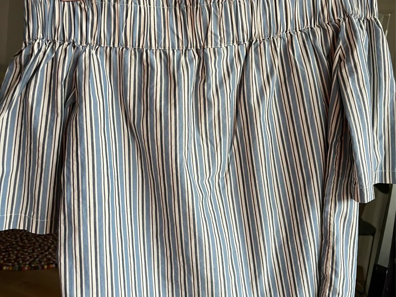 Billede 1 - Off-shoulder-bluse