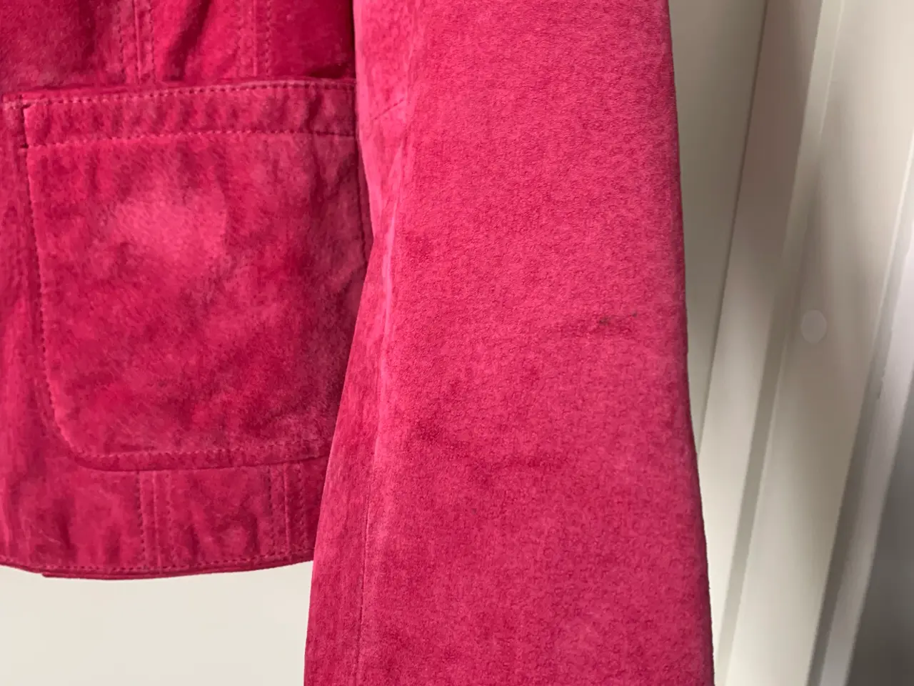 Billede 5 - Pink ruskindsjakke vintage
