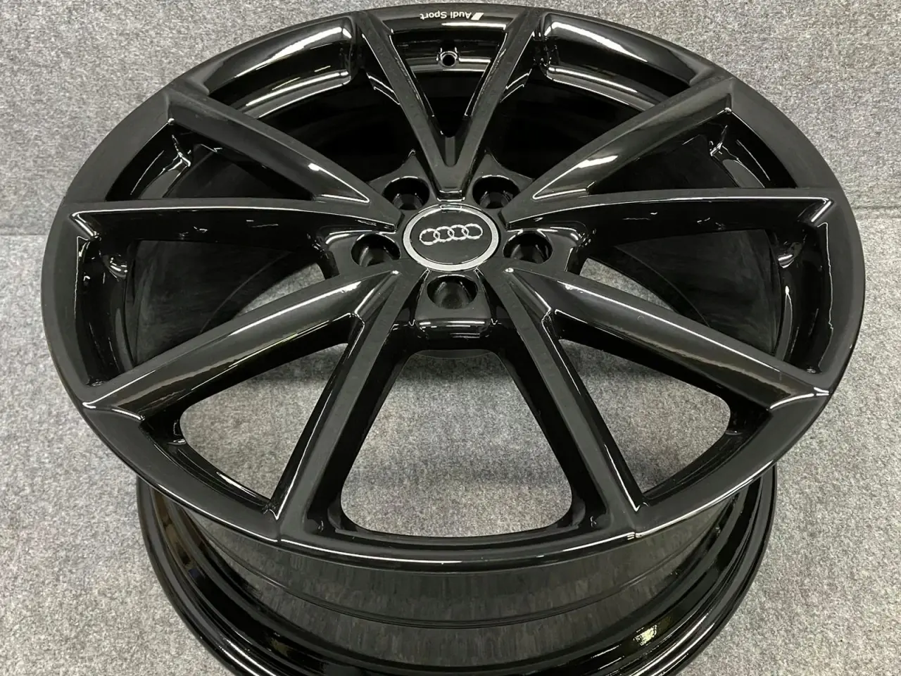 Billede 1 - ALUFÆLGE AUDI TT 8S0 20"