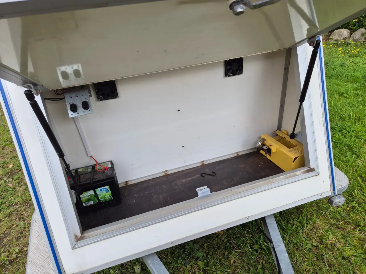 Billede 4 - Hundetrailer til to hunde, nysynet