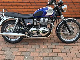 Triumph Bonneville T 100.