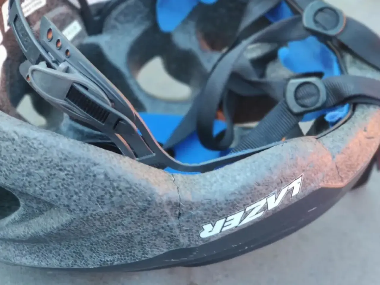 Billede 3 - Cykelhjelm LAZER