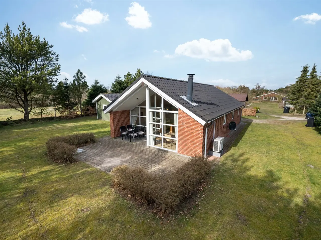 Billede 2 - Dejligt sommerhus udlejes i roligt område