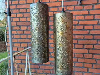 Høje lamper med glade blomster-perforeringer
