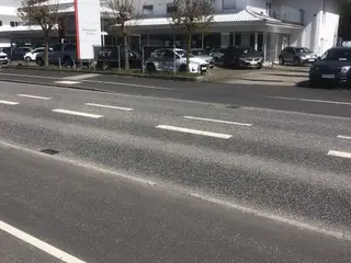 Automobiler - salg og værksteder