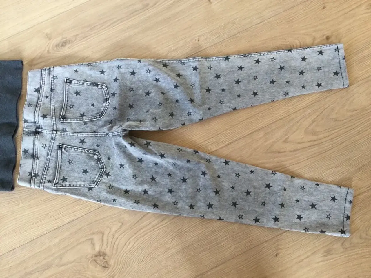 Billede 4 - Blandet Pige tøj 4 stk.  ialt 70 kr