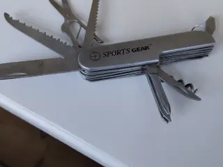 Lommekniv med mange funktioner