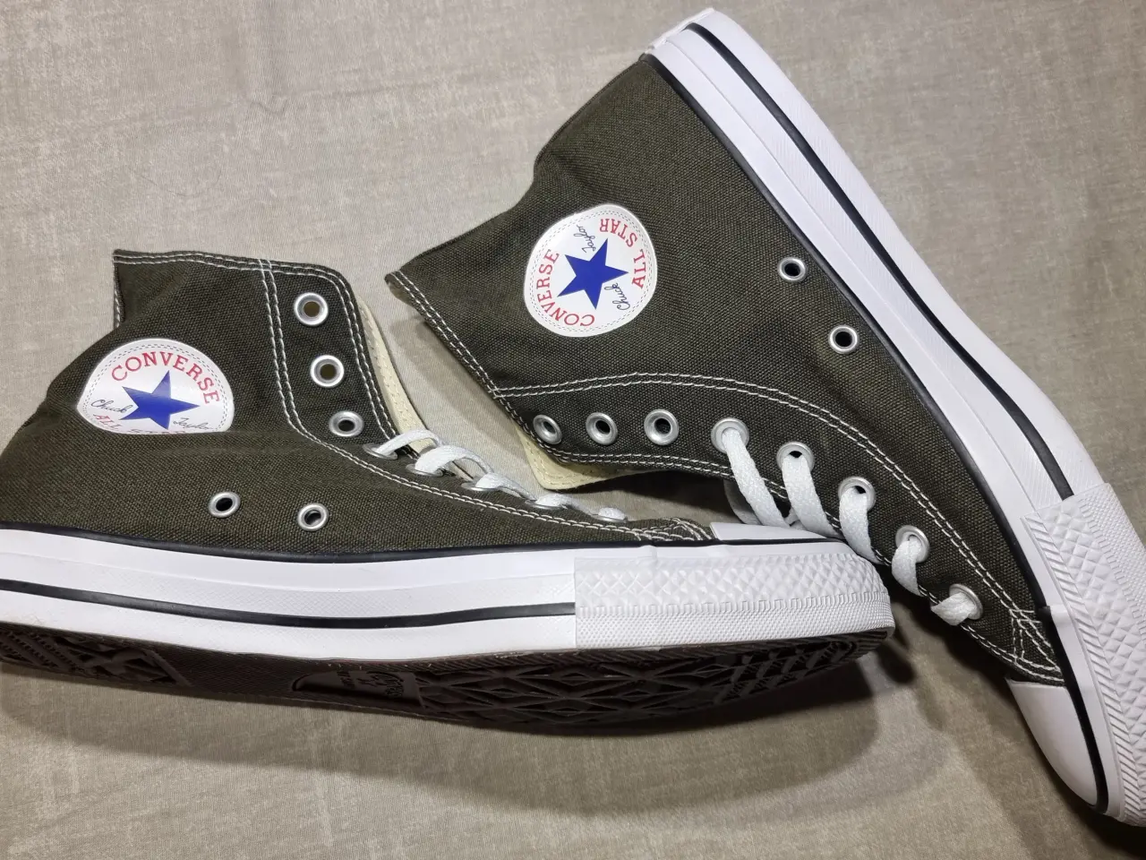 Billede 4 - Helt nye Converse hightops str. 41 oliven grønne