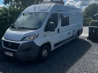 Flot velkørende autocamper
