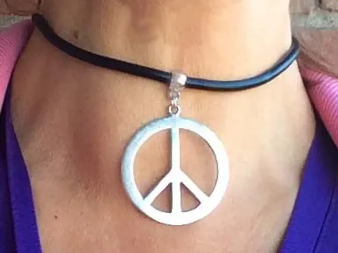 Billede 1 - STORT PEACE-TEGN på Læderhalskæde