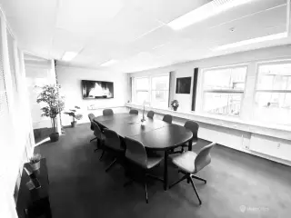 Lejemål i Storkøbenhavn med kontorfaciliteter og bekvemmeligheder inkluderet.