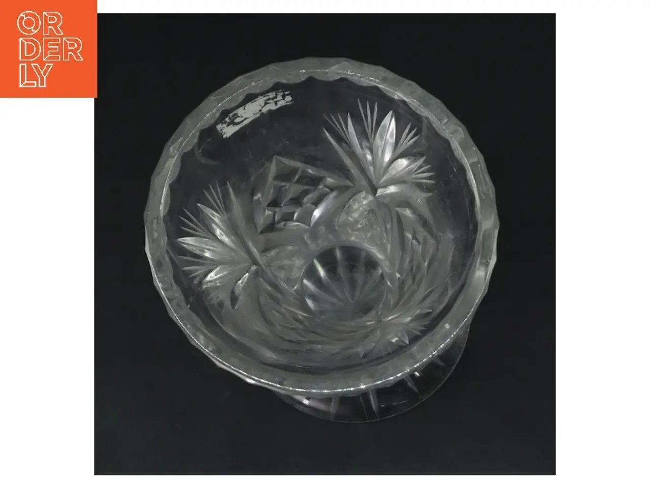Billede 2 - Glas vase med udskæringer (str. Ø 9,5 cm højde 18,5 cm)